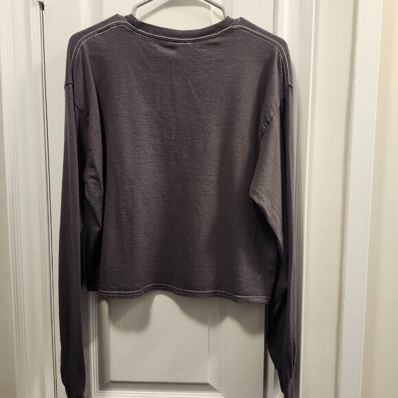 🖤 Vintage-Inspired KISS Long Sleeve Cropped Tee 🖤 - Picture 3 of 7